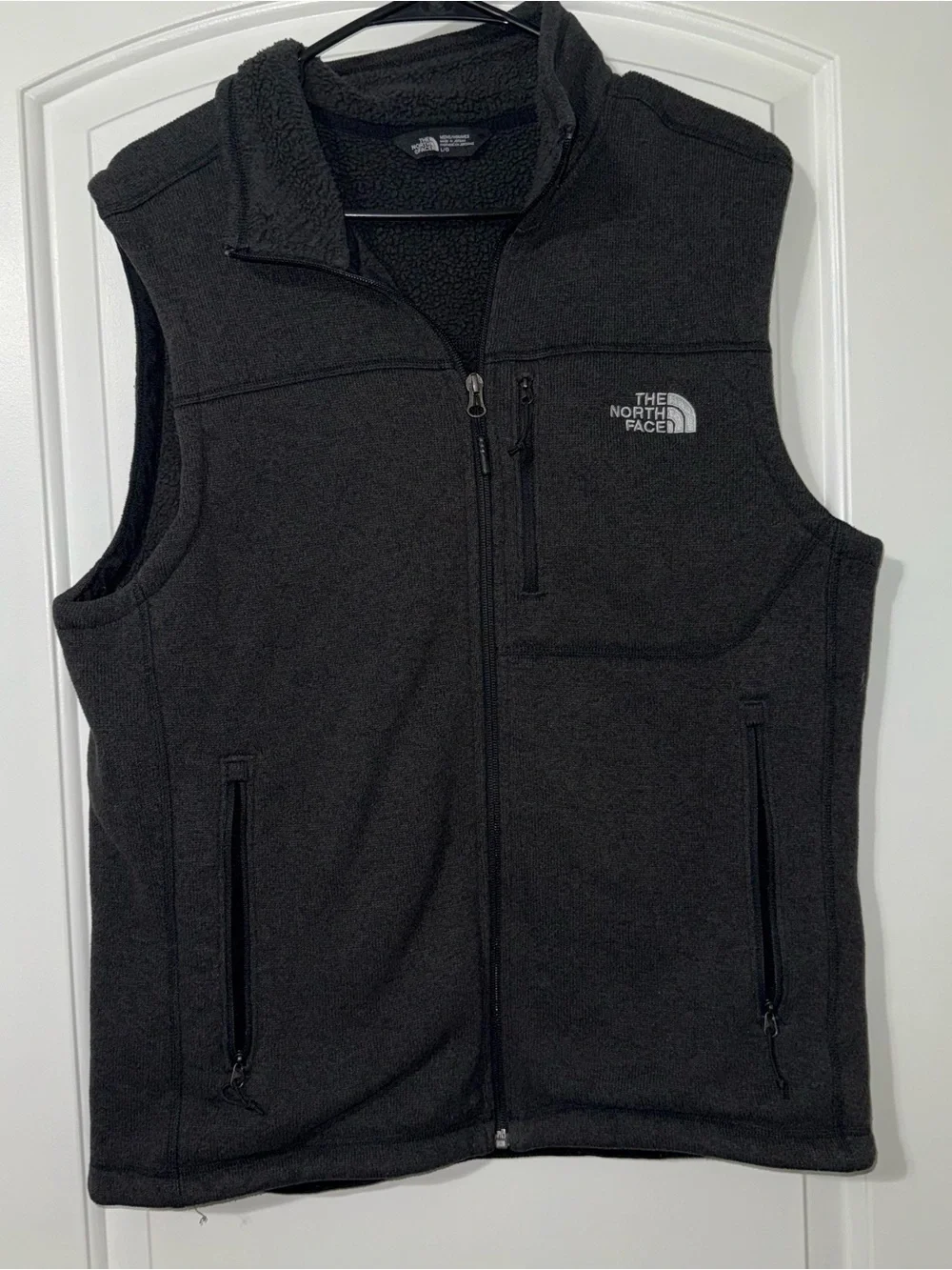The North Face Vest Men’s Size Large Black Gray Color